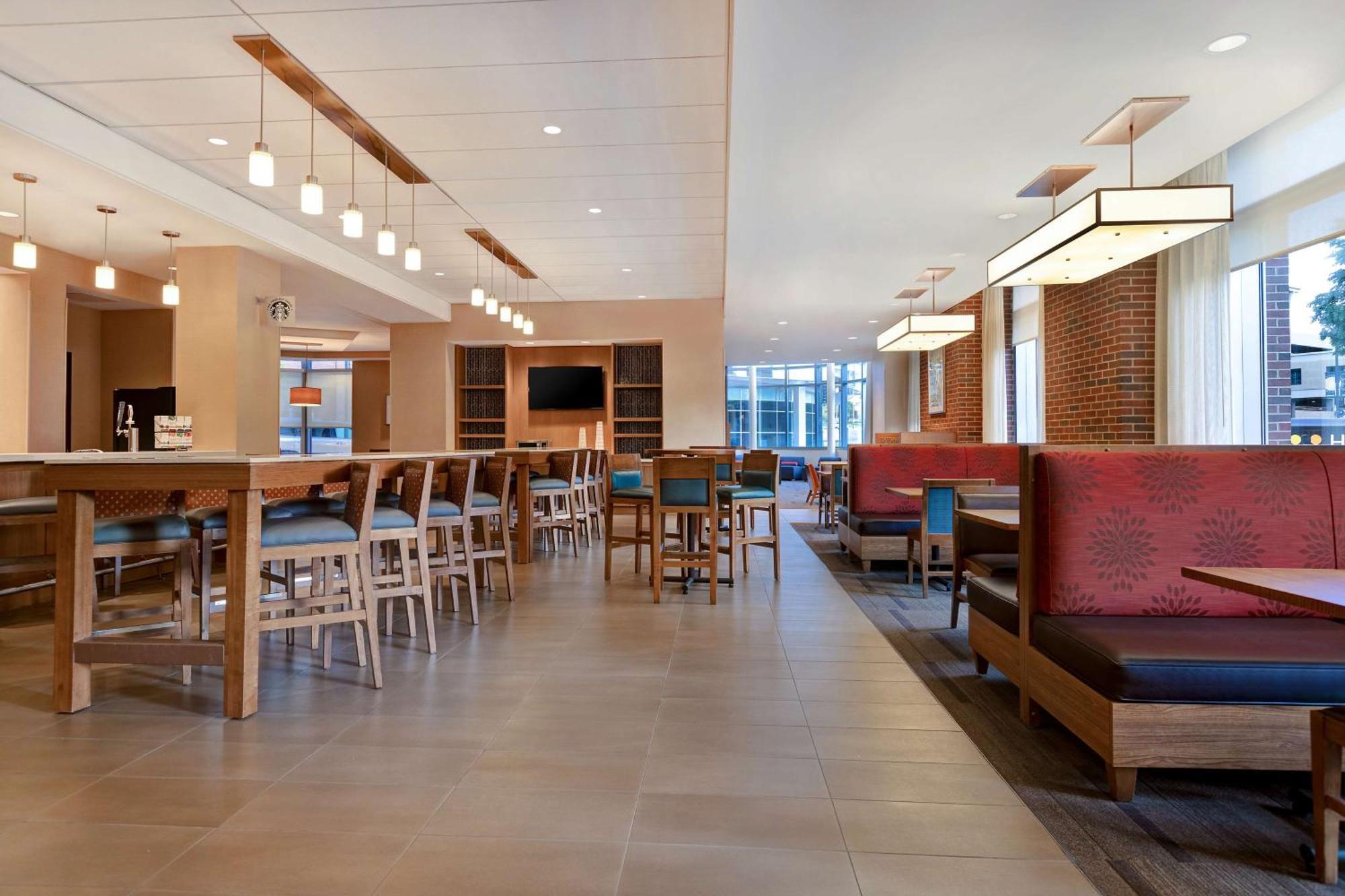Hyatt Place Bloomington / Normal Экстерьер фото