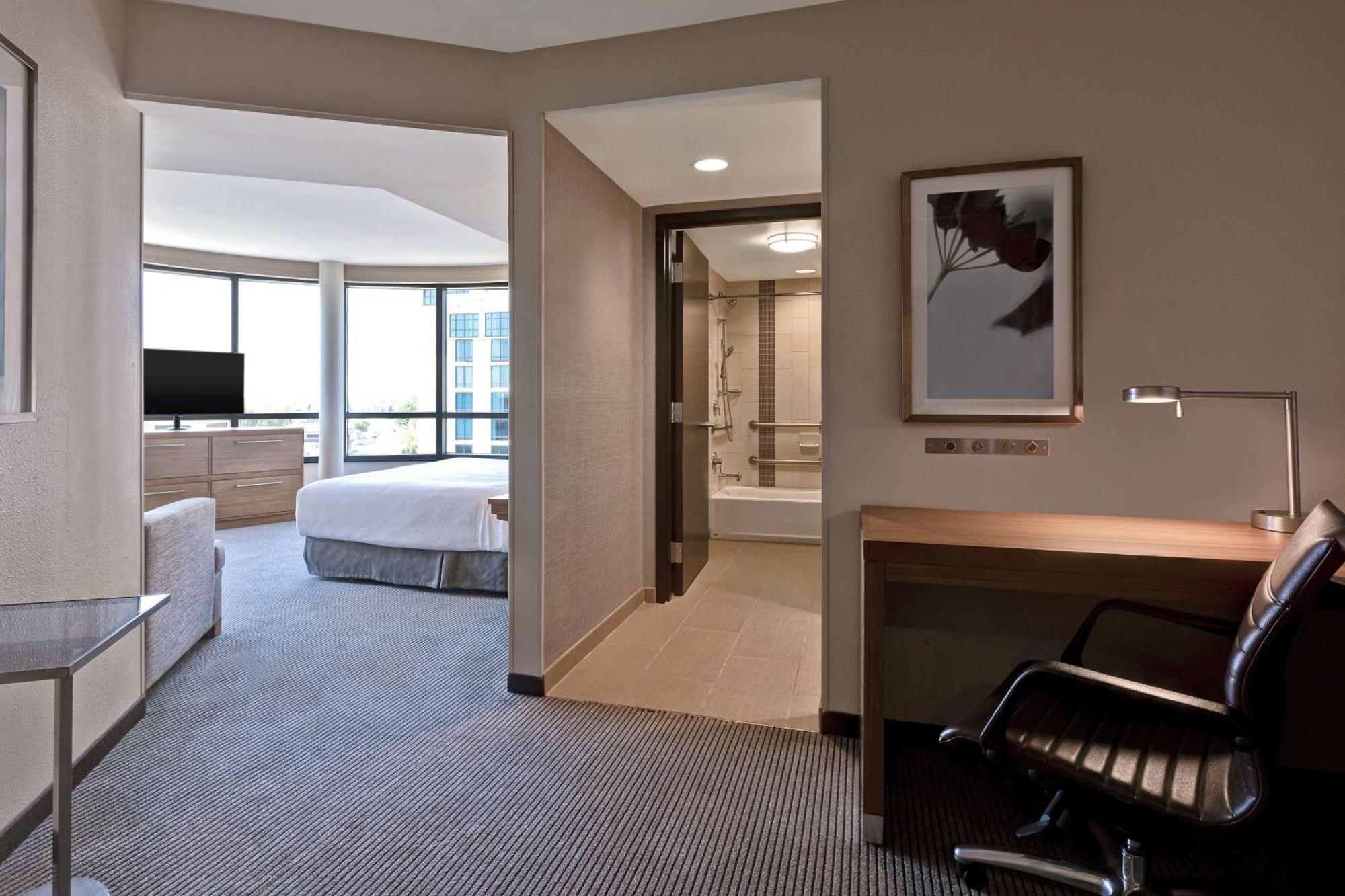 Hyatt Place Bloomington / Normal Экстерьер фото