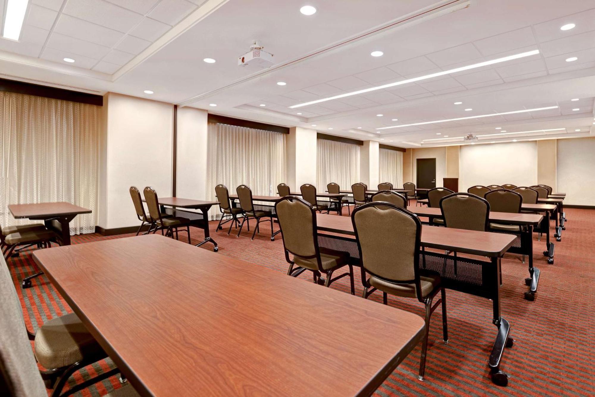 Hyatt Place Bloomington / Normal Экстерьер фото