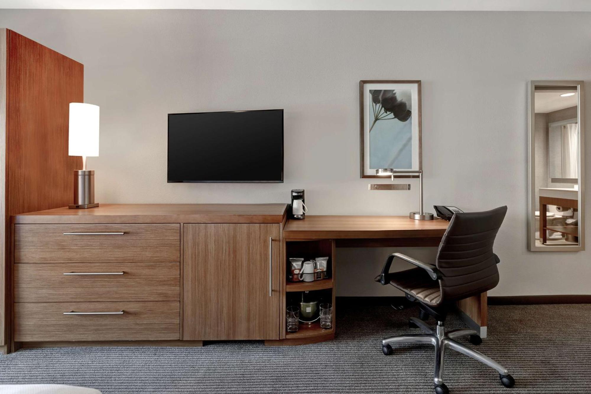 Hyatt Place Bloomington / Normal Экстерьер фото