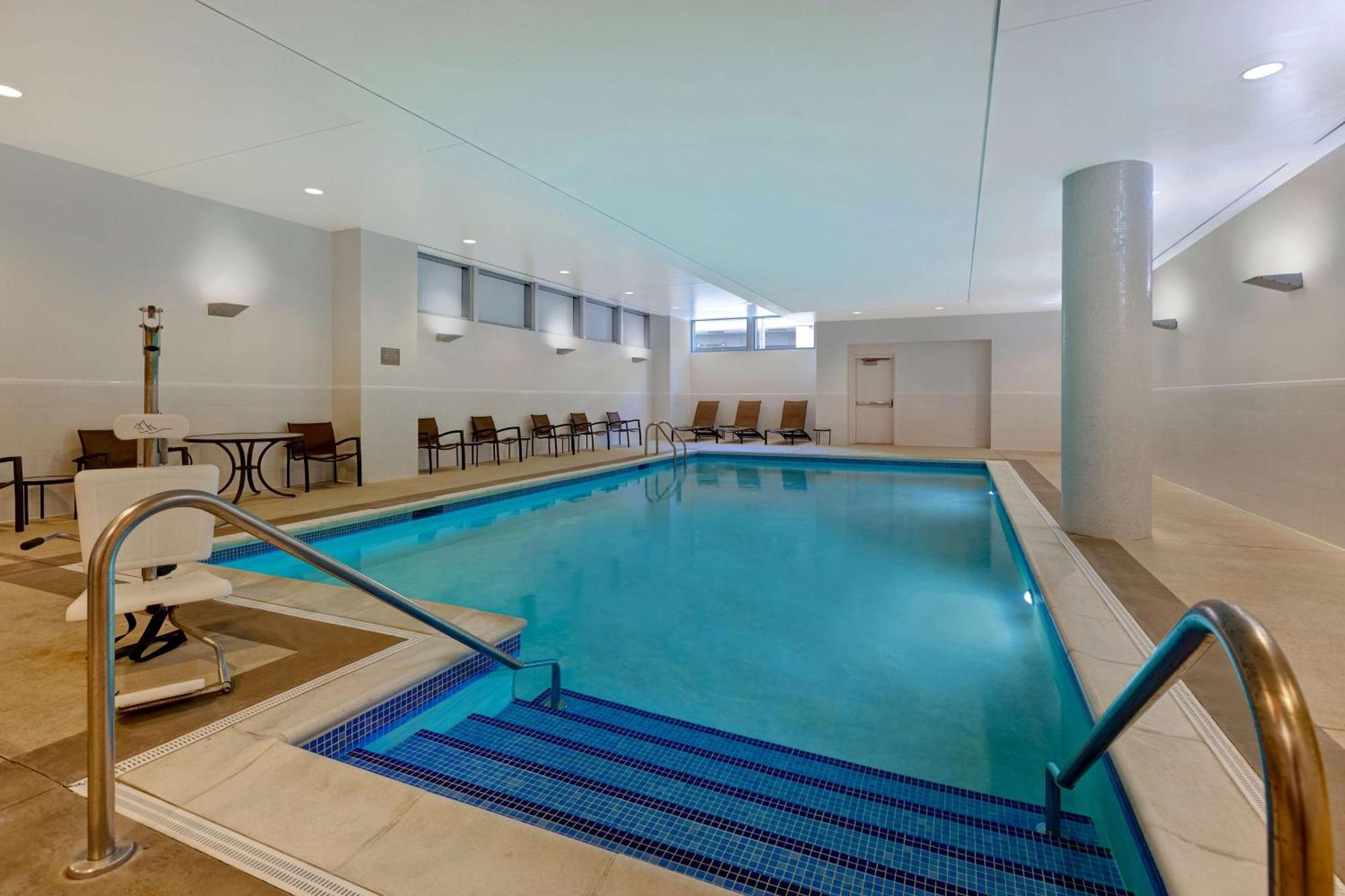 Hyatt Place Bloomington / Normal Экстерьер фото