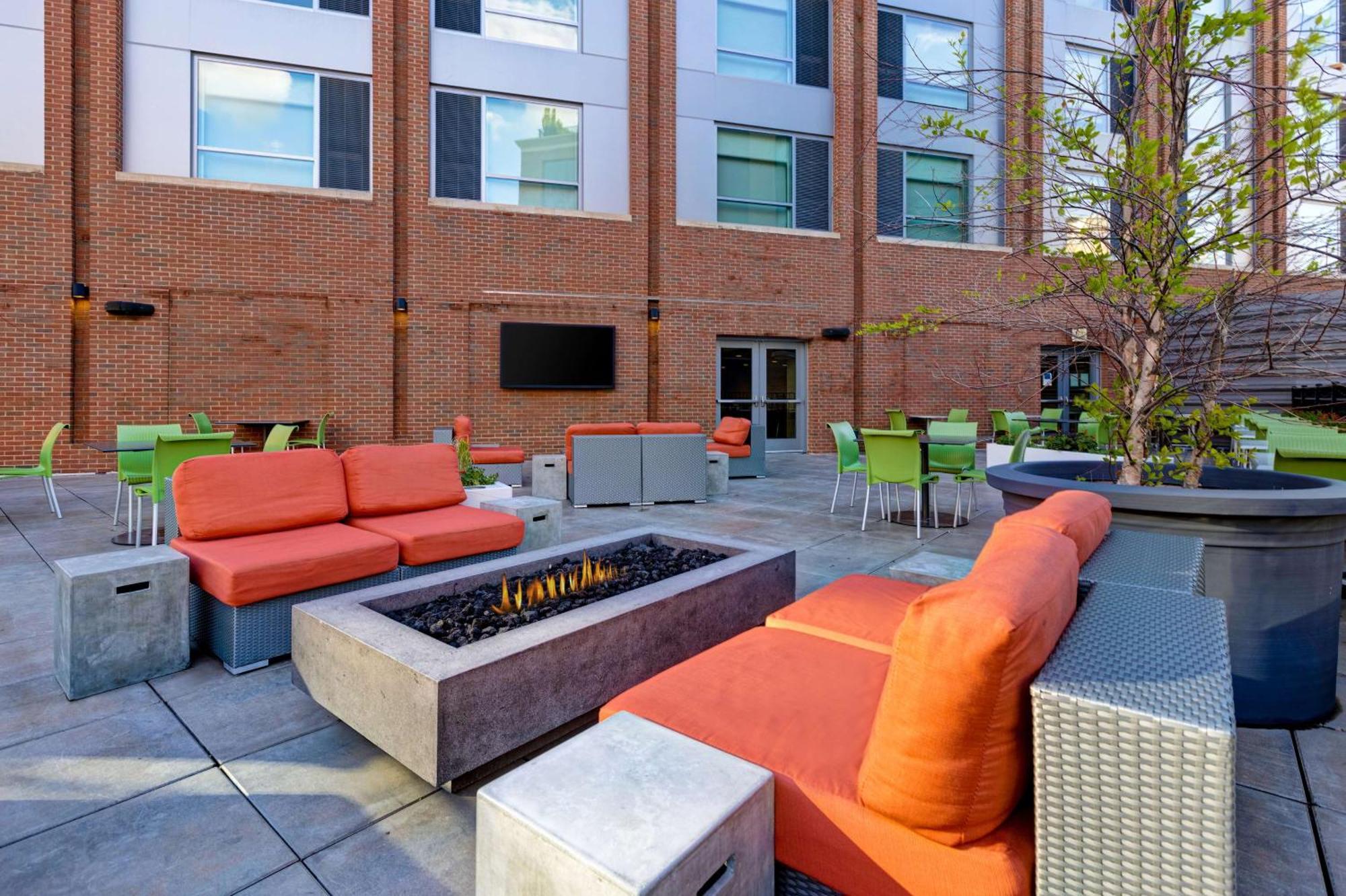 Hyatt Place Bloomington / Normal Экстерьер фото