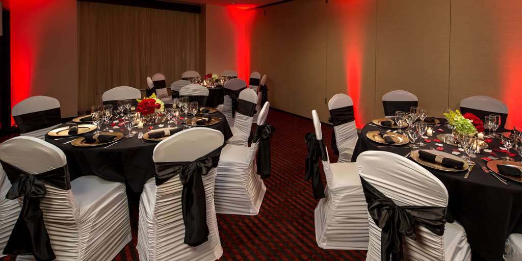 Hyatt Place Bloomington / Normal Удобства фото