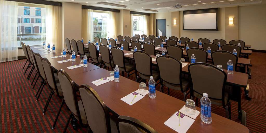 Hyatt Place Bloomington / Normal Удобства фото